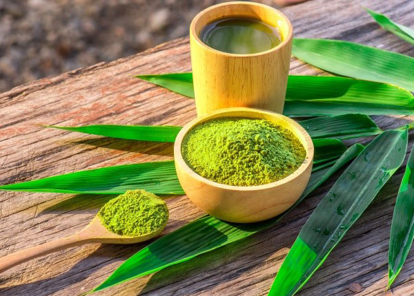 Da chuyển tông sáng, giảm lão hóa chỉ với bột trà xanh